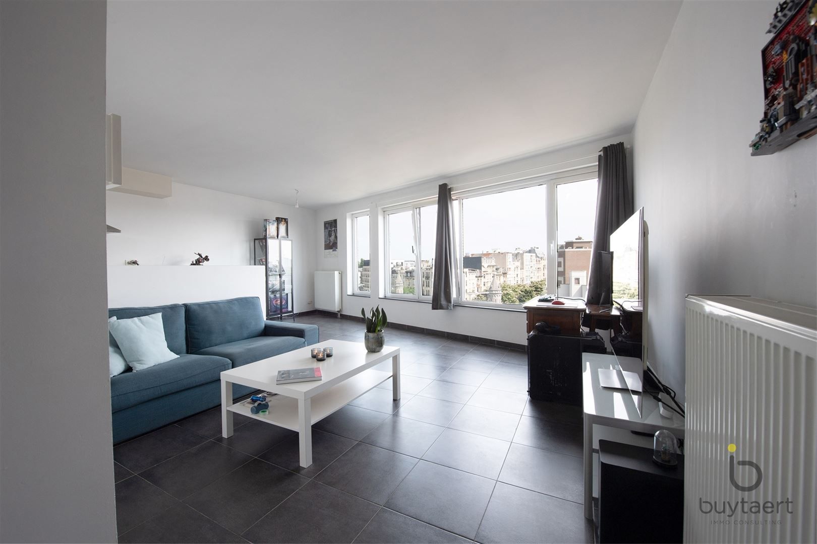 Lichtrijk hoekappartement met prachtig vergezicht over de stad + P foto 2