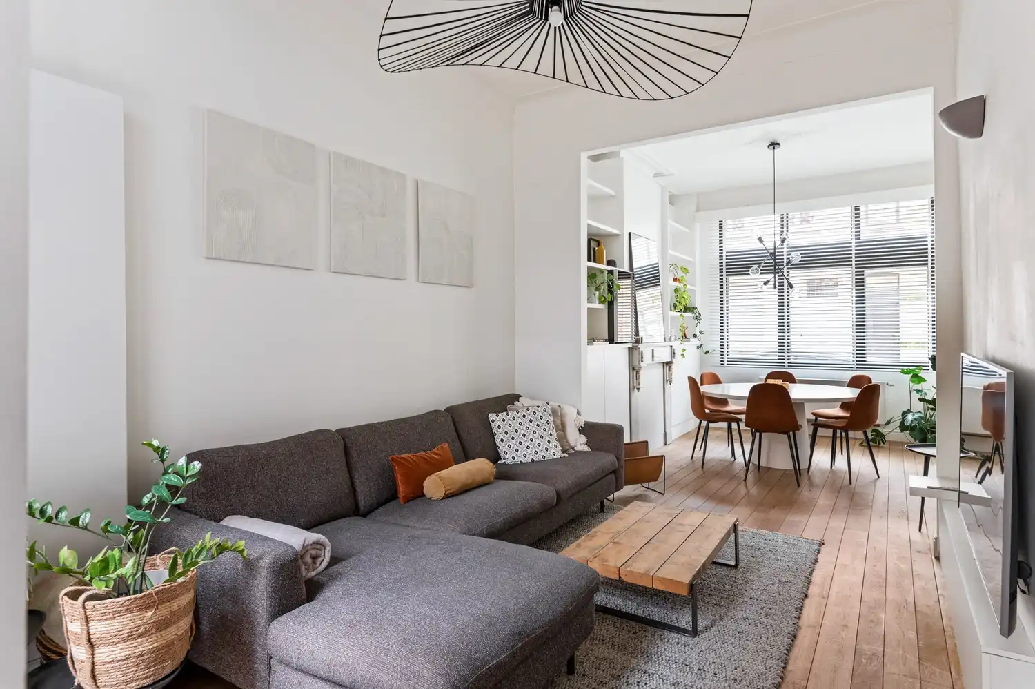 Ruime en instapklare gezinswoning met 4 slaapkamers in Wilrijk foto 5