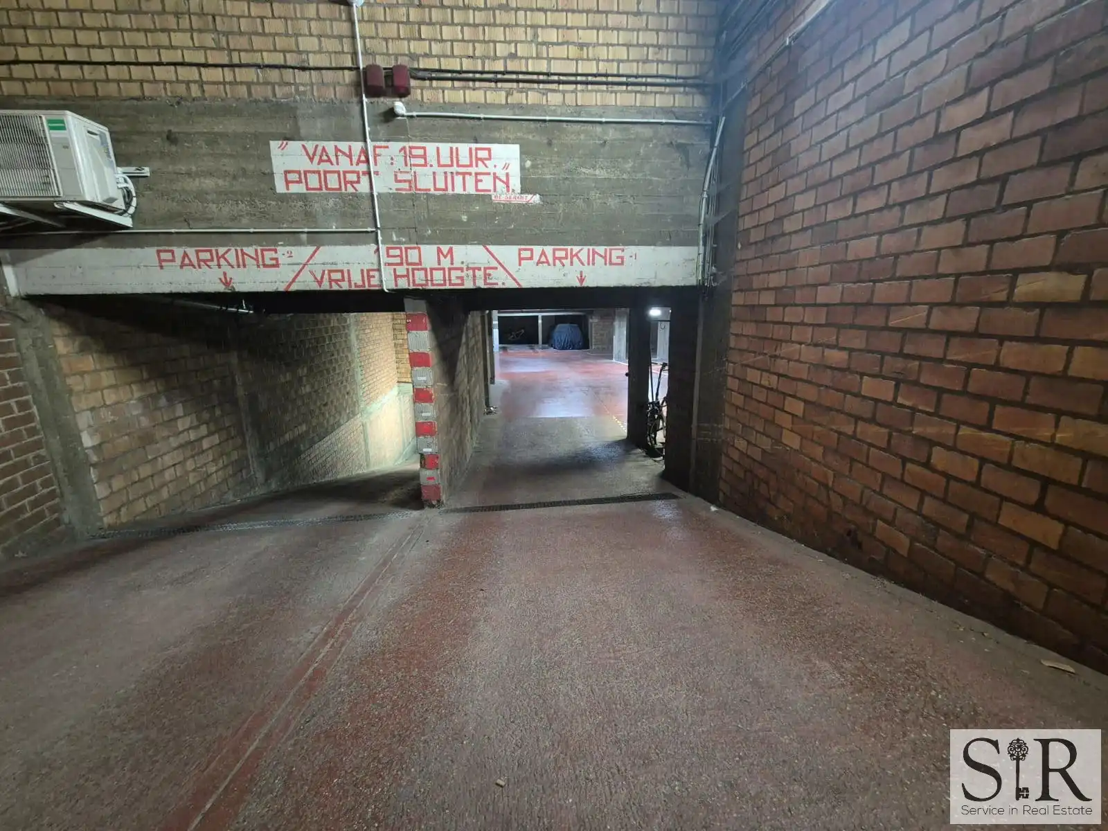 Parkeerplaats te huur foto 2
