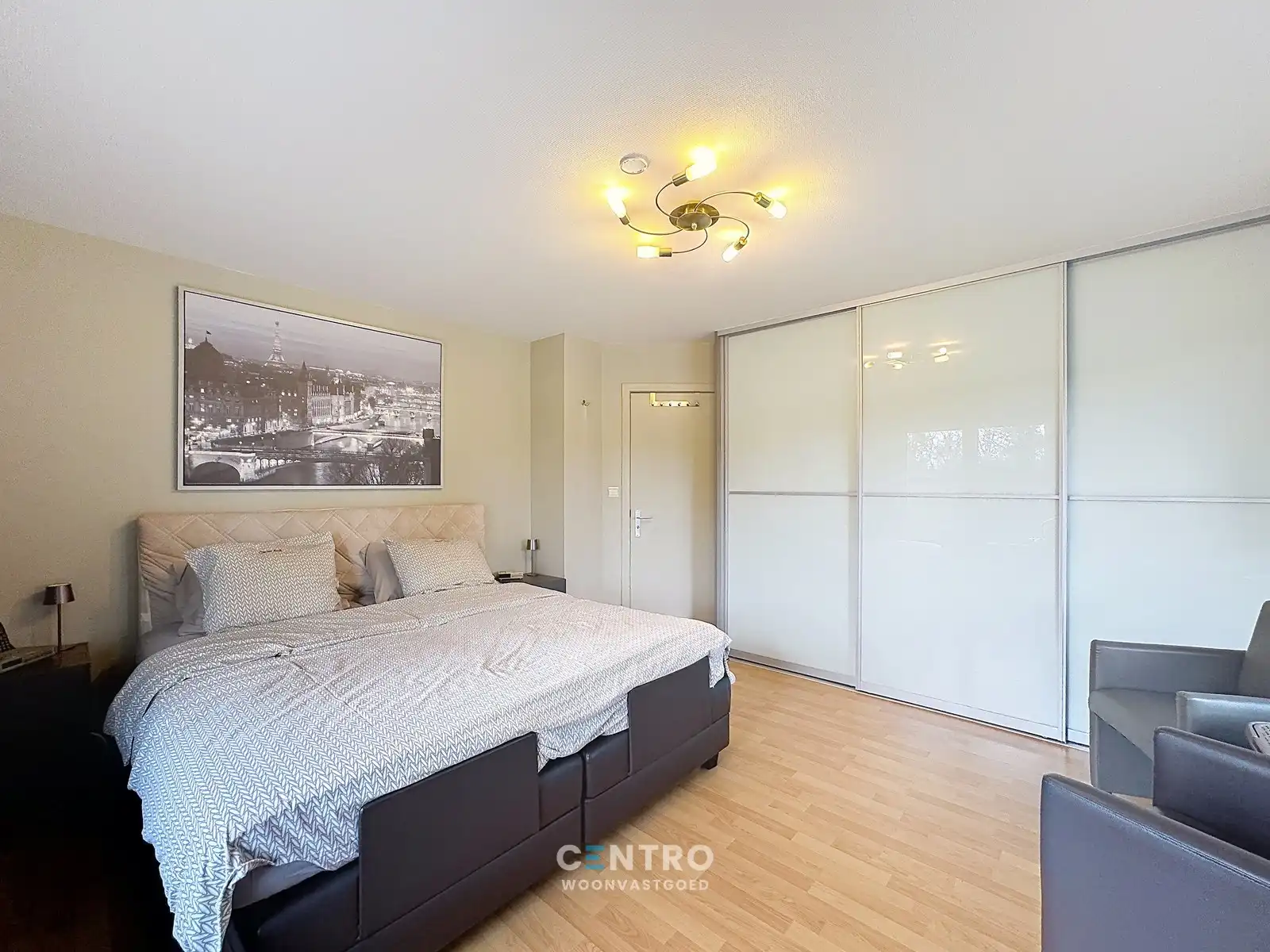 Kwalitatief afgewerkte villa met 4 slpks, garage én ZUIDger. tuin! foto 18