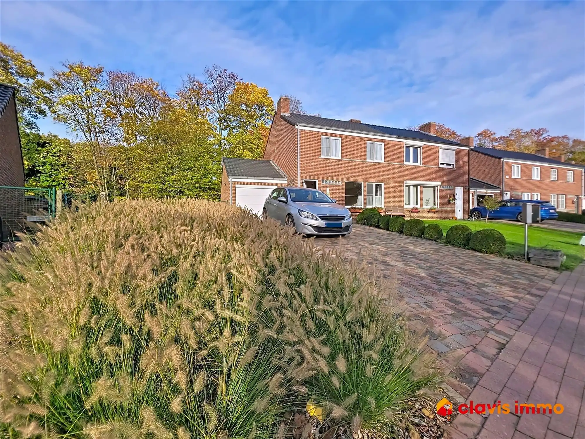 Halfopen-bebouwing in een rustige buurt foto 15