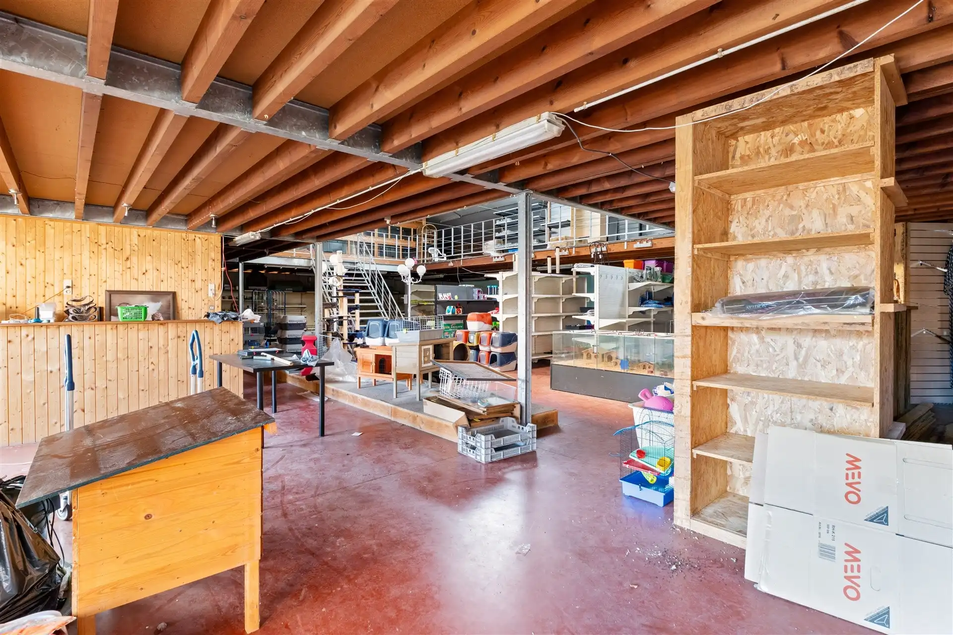 Grote grond met 2 woningen en magazijn van 700m² foto 7