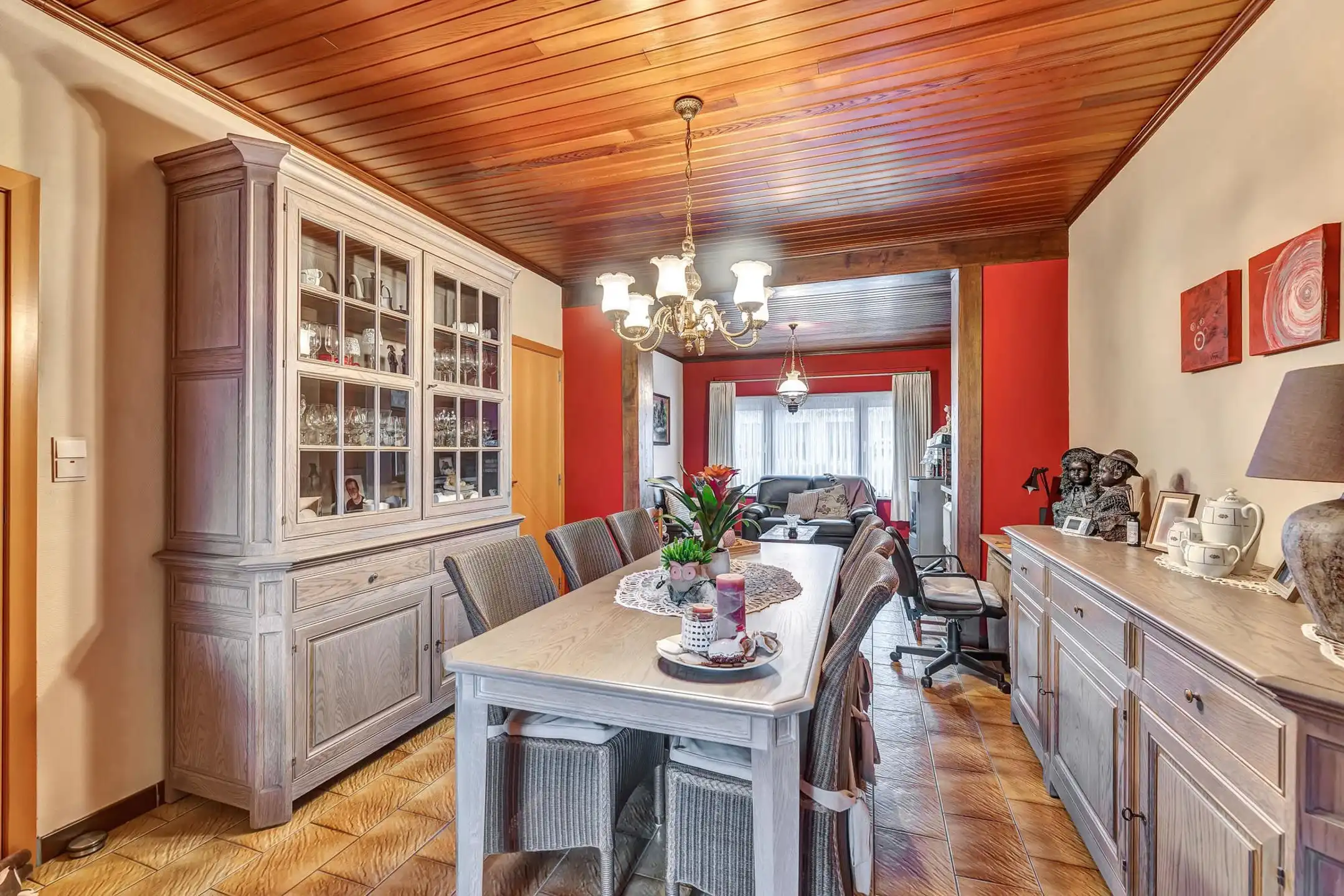 Ruime, solide woning op strategische ligging foto 3