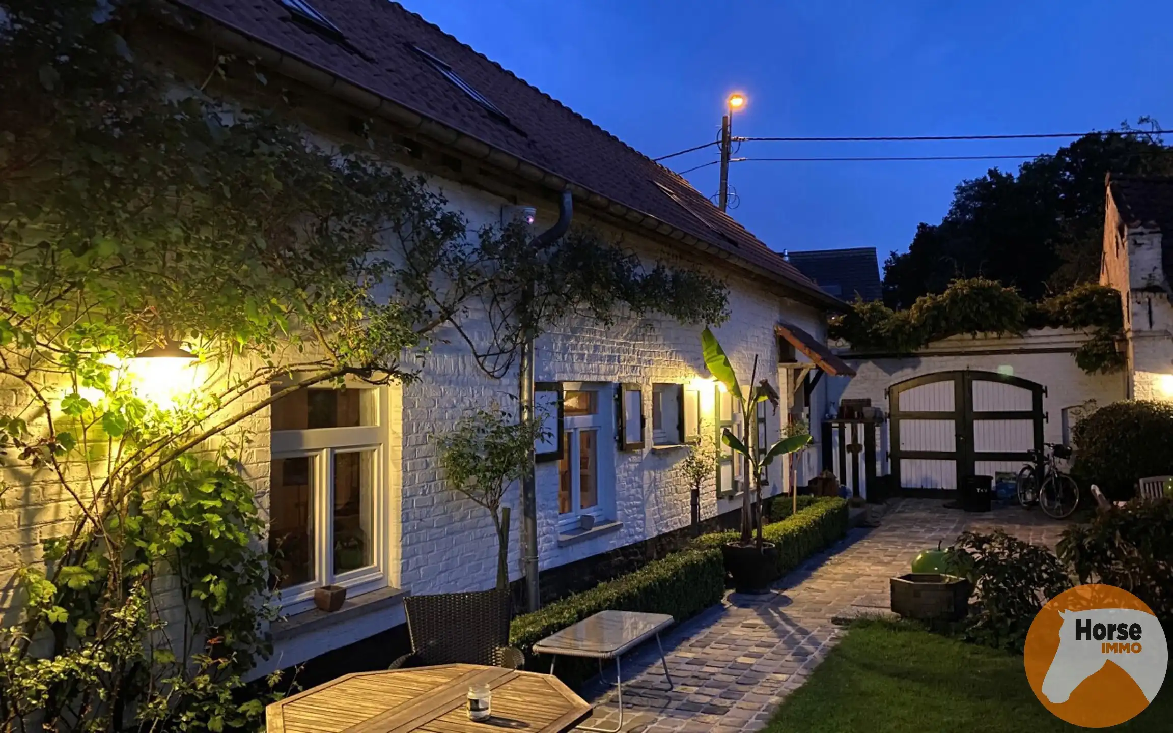 HALLE – Charmante woning met stallen op 1,15ha aan Hallerbos foto 2