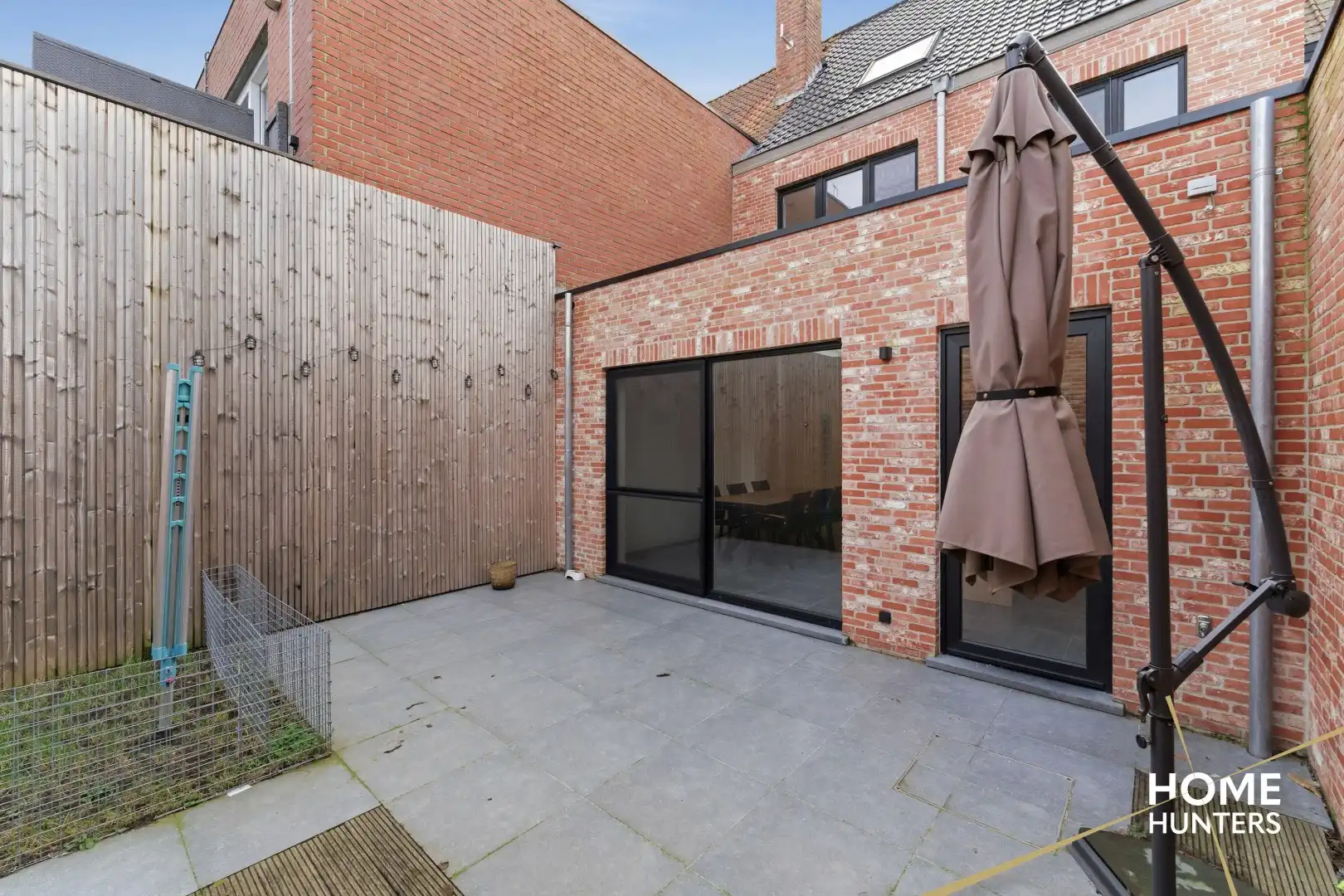 Instapklare gezinswoning met 4 slaapkamers, garage en uitweg te Sint-Kruis! foto 17