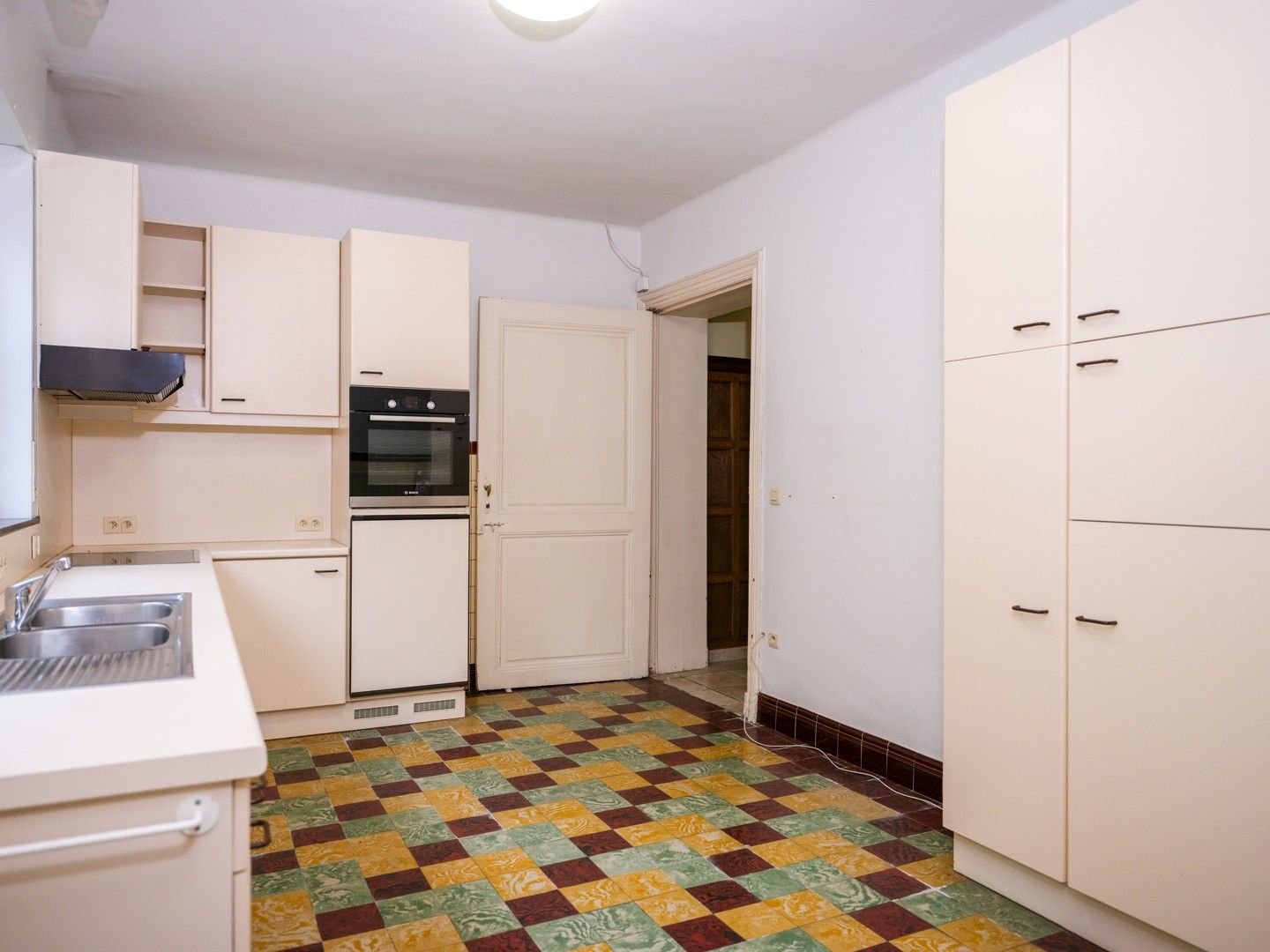 Karaktervolle voormalige pastorie met tuin in het hart van Erondegem foto 8