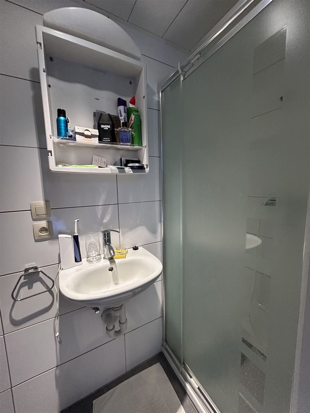 Rustige en lichtrijke studentenkamer op toplocatie  foto 4