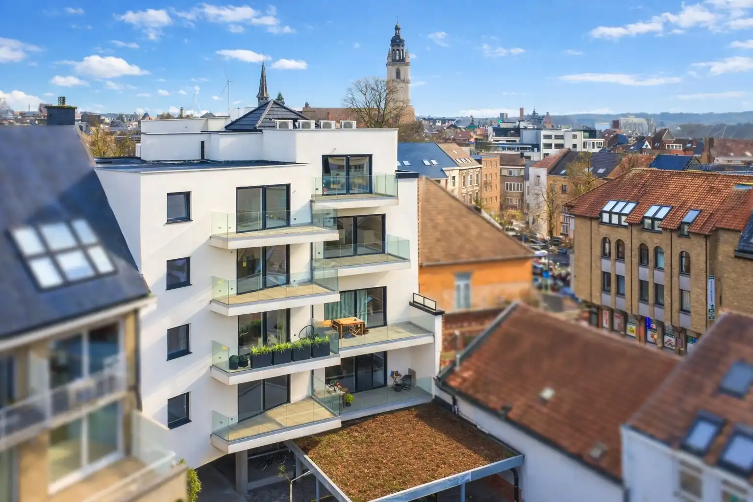 PENTHOUSE MET ZUID-TERRAS, 2 STAANPLAATSEN + KELDER! foto {{pictureIndex}}