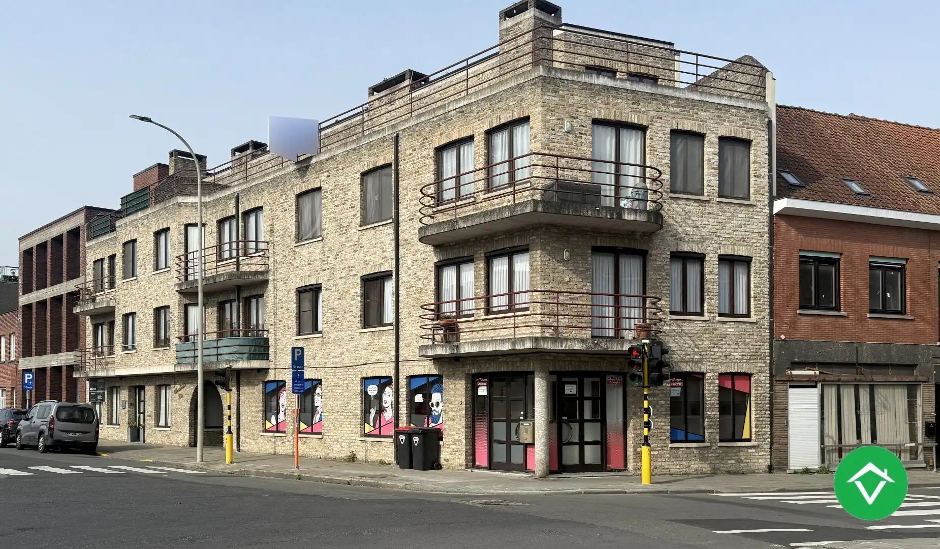 Commercieel gelegen handelspand te Roeselare  foto {{pictureIndex}}