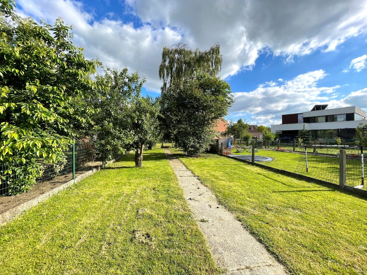 Prachtige, gerenoveerde woning met 3 slaapkamers en grote tuin! foto 19