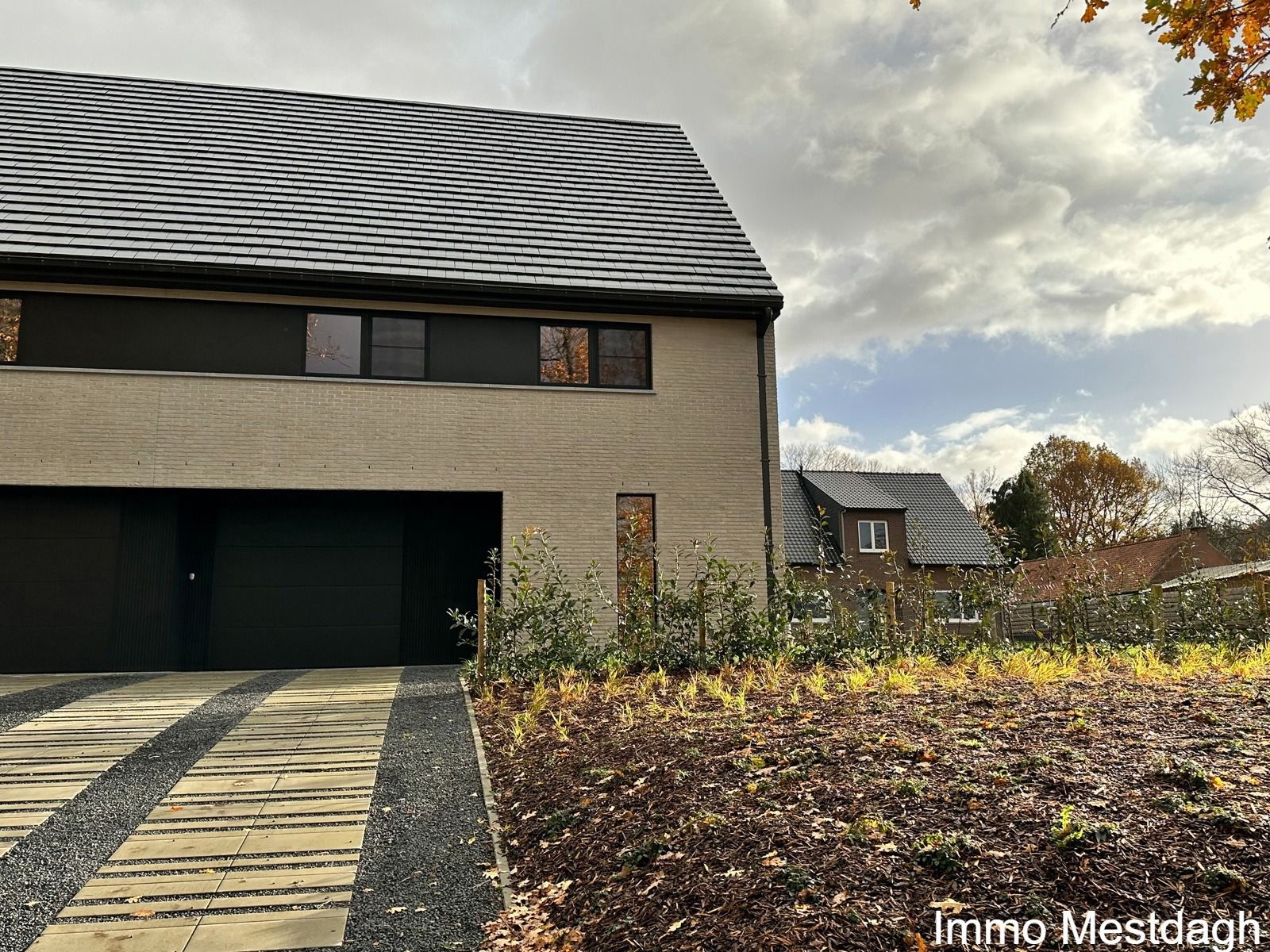 Nieuwbouw BEN woning met terras, garage, tuin. foto 2