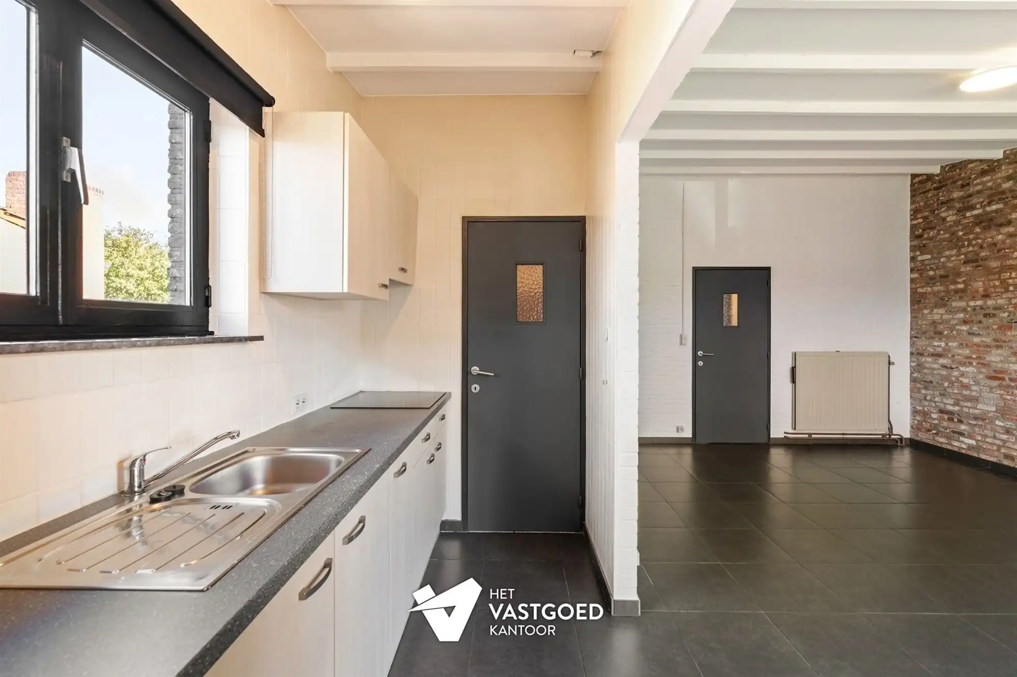 INSTAPKLAAR APPARTEMENT MET GARAGE (GEEN GEMEENSCHAPPELIJKE KOSTEN!) foto 8