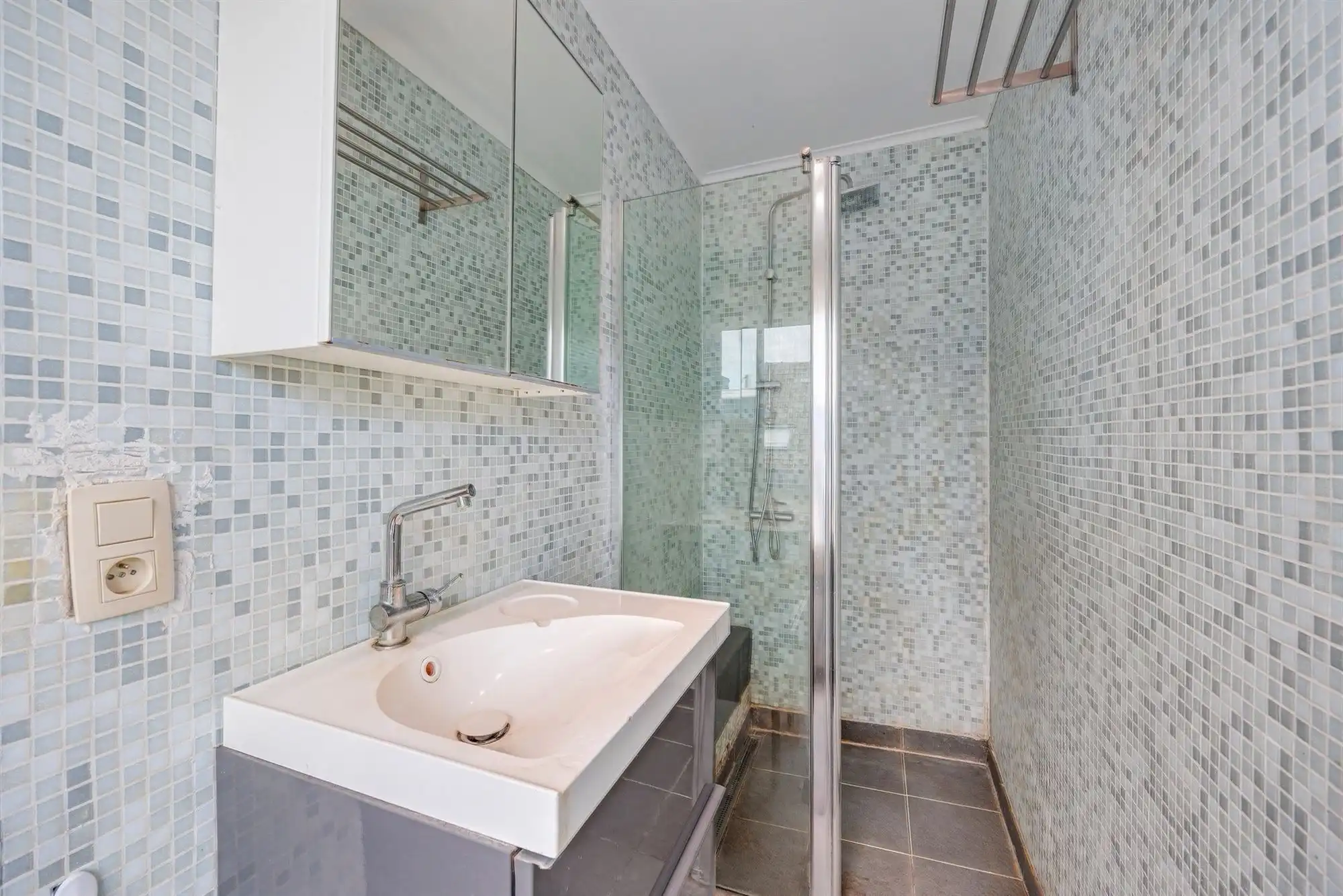 Bel-etagewoning met 2 slaapkamers en ruime garage foto 8