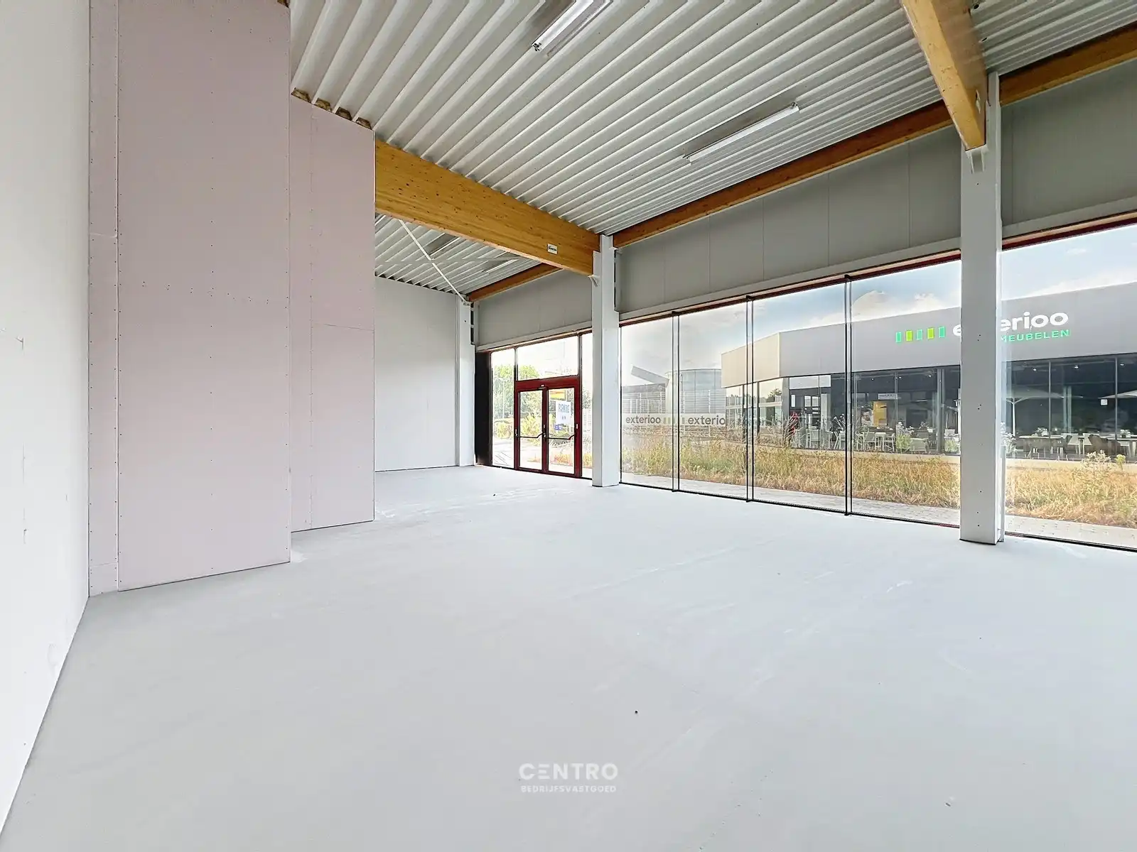 Vernieuwde baanwinkel (450m²) te huur in hét bruisende MAMMOETCENTER van Roeselare ! foto 12