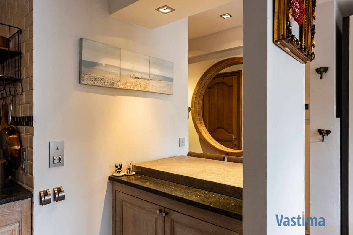 Instapklare bemeubelde studio nabij het strand foto 11