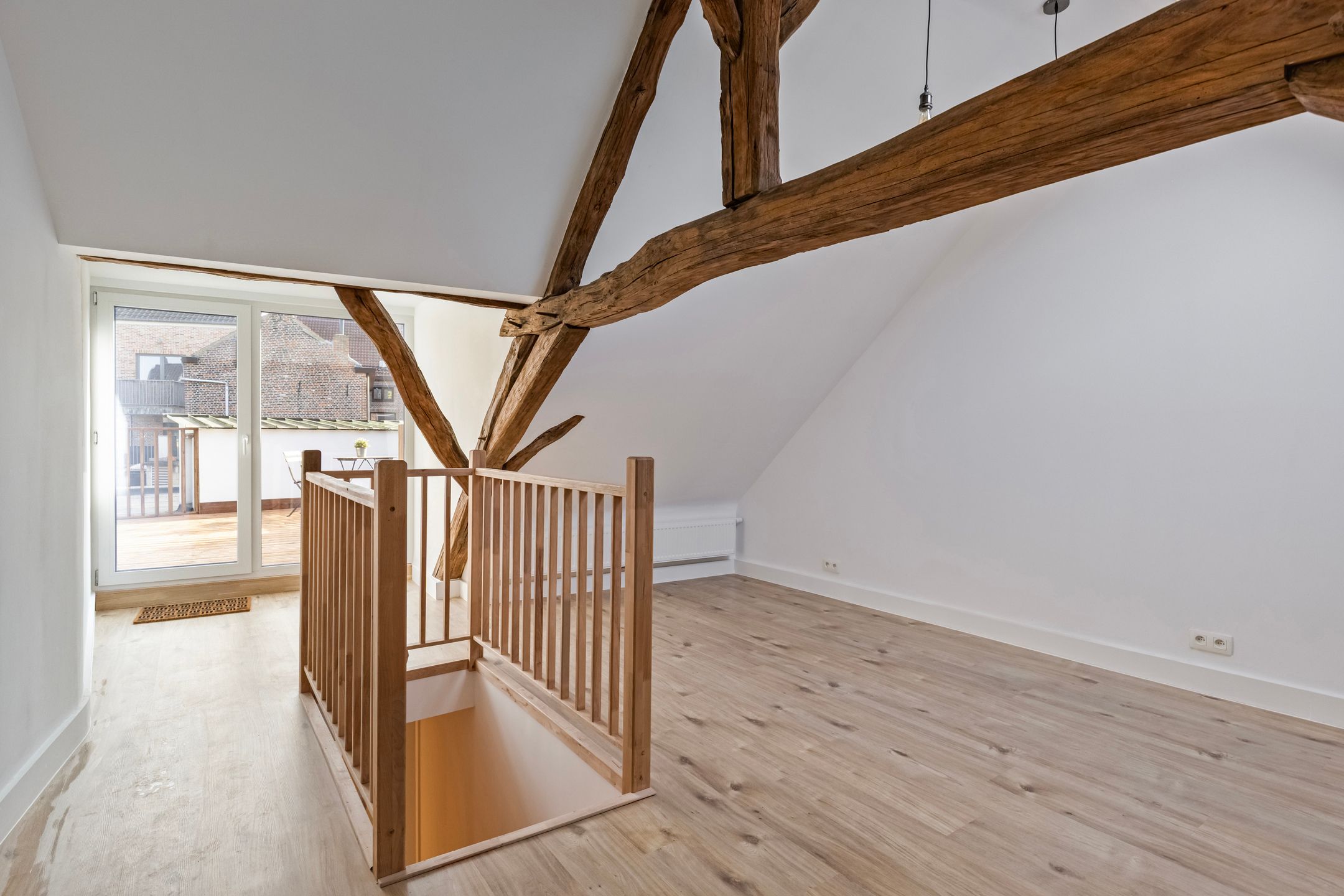 Prachtig gerenoveerde woning (met eventuele handelsruimte) foto 19
