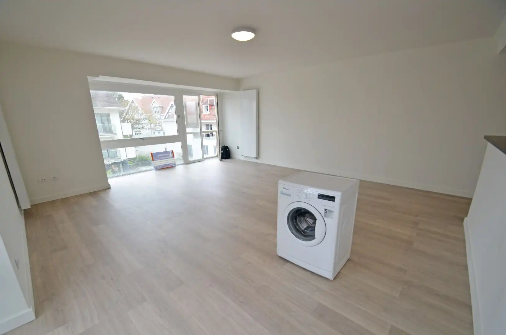 Mooi ongemeubeld appartement op een top locatie op de Kustlaan op enkele stappen van de zeedijk en het Albertplein foto 4