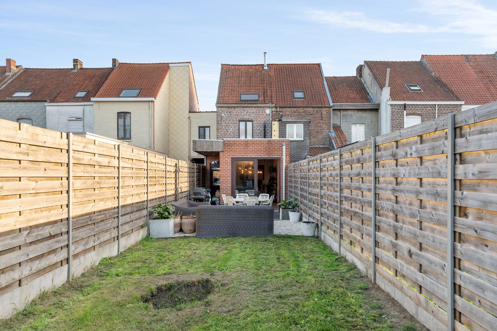 Instapklare, lichtrijke woning met 3 slaapkamers en tuin in Kortrijk foto 6