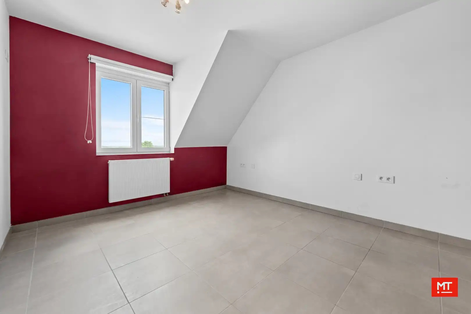 Ruim appartement (109 m²) met 2 slaapkamers en garage te koop in de dorpskern van Beselare foto 9