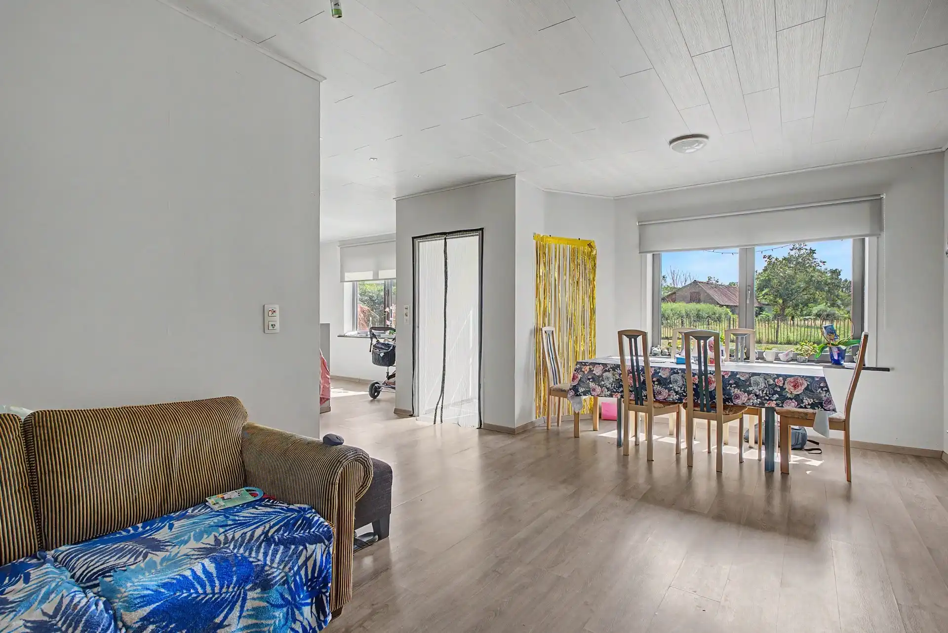 Heel ruime woning, met open zicht en grote garage/magazijn (82m²) op een perceel van 760m², te Grembergen foto 5