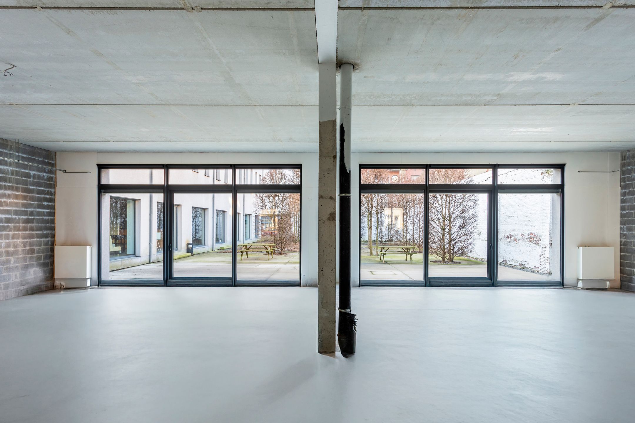 polyvalente handelsruimte ca 375 m² aan het Willemdok foto 10