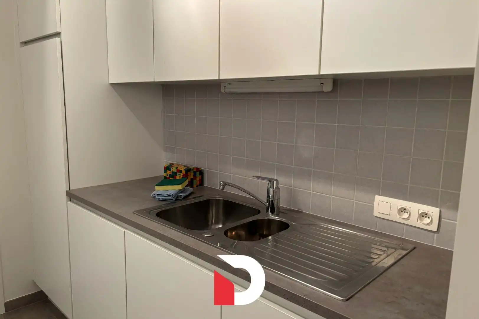 Uniek GEMEUBELD appartement met 2 slaapkamers en ruim terras foto 10