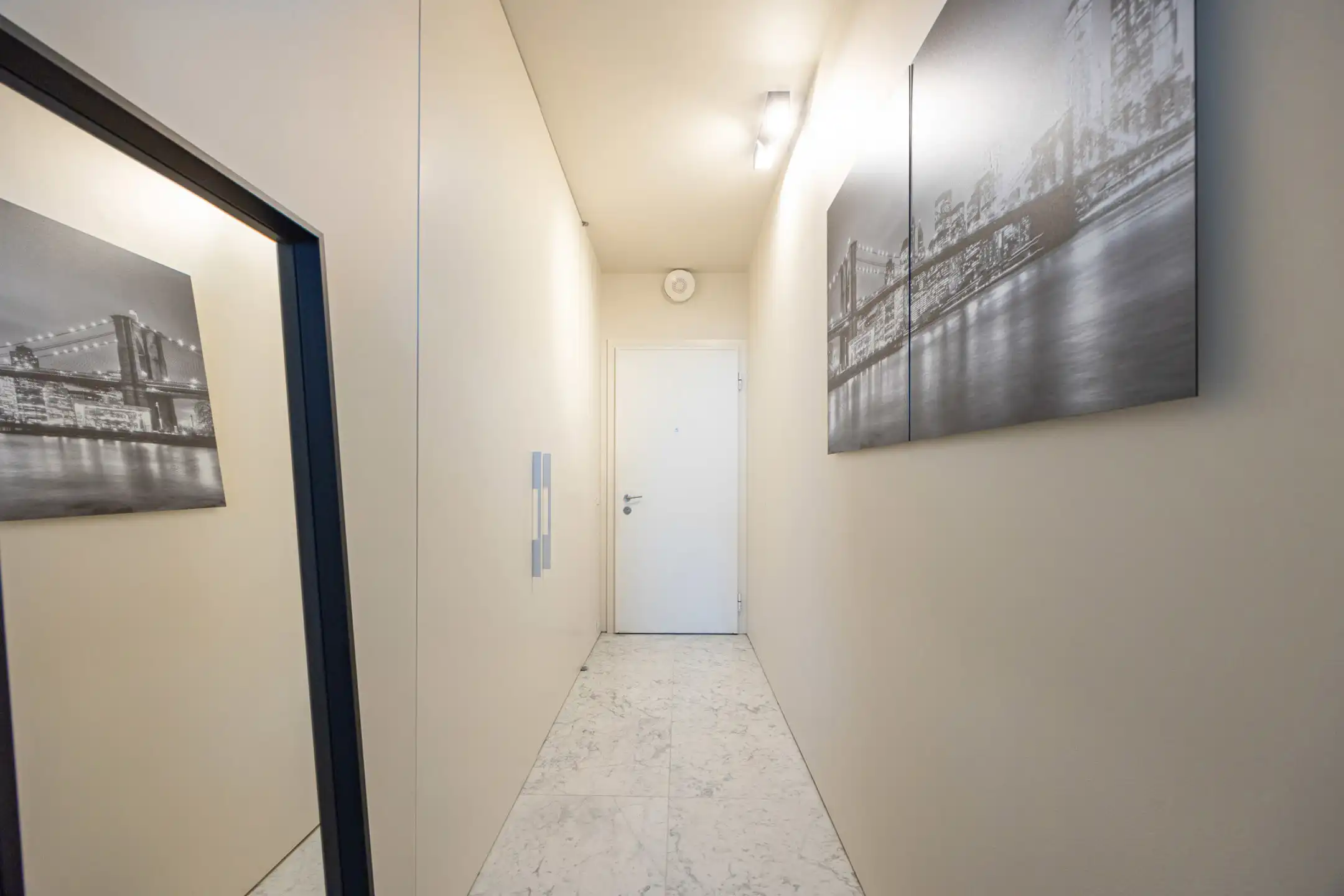 Uniek luxe appartement te residentie London Tower foto 16