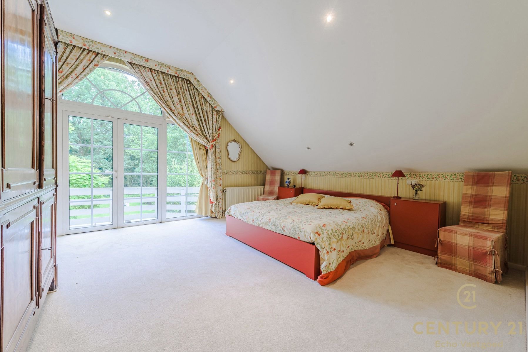 Karaktervol landhuis met prachtige tuin van ca 2128m² foto 24