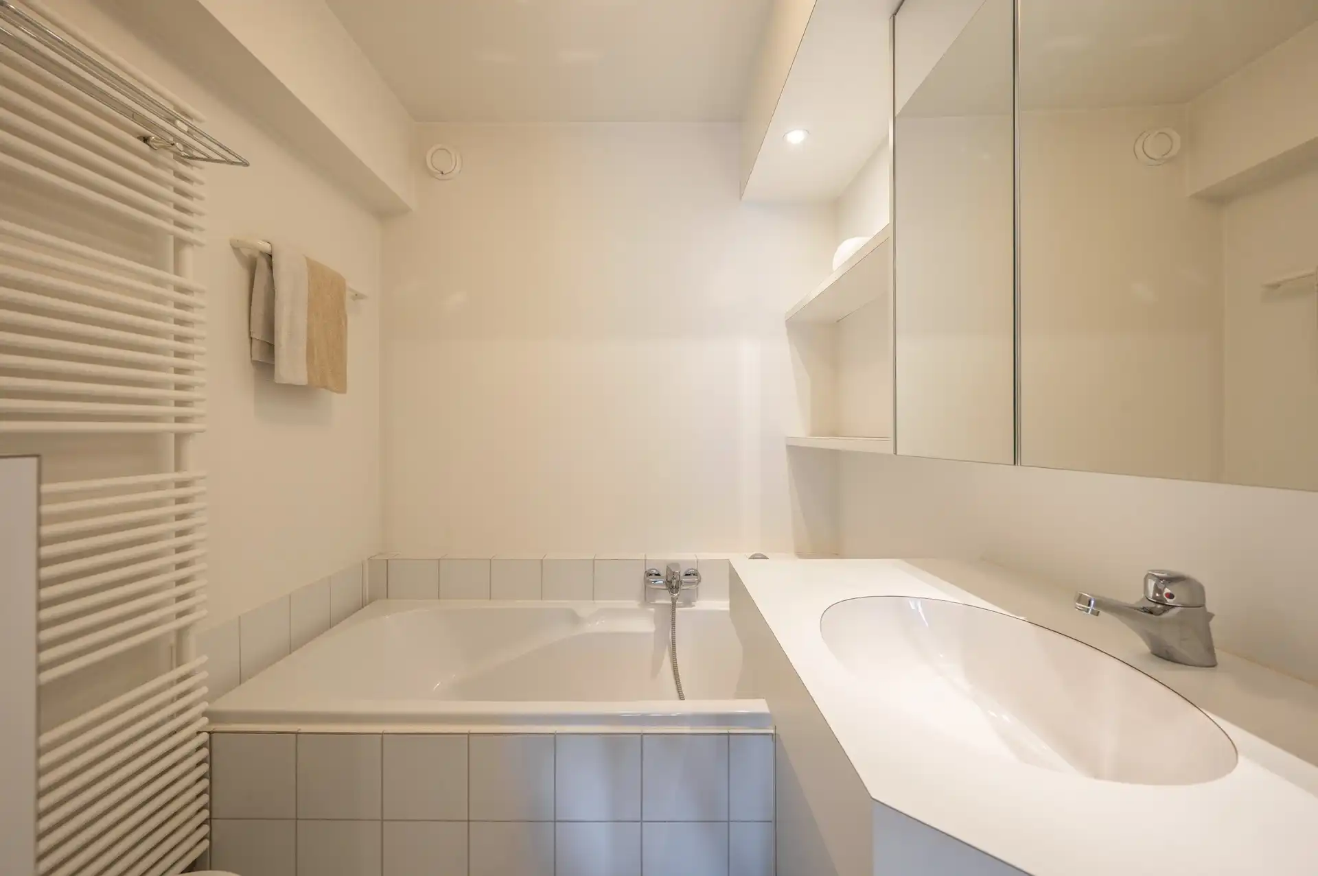 Gemeubeld - appartement op een ideale verdieping met frontaal zeezicht aan het Albertstrand! foto 12