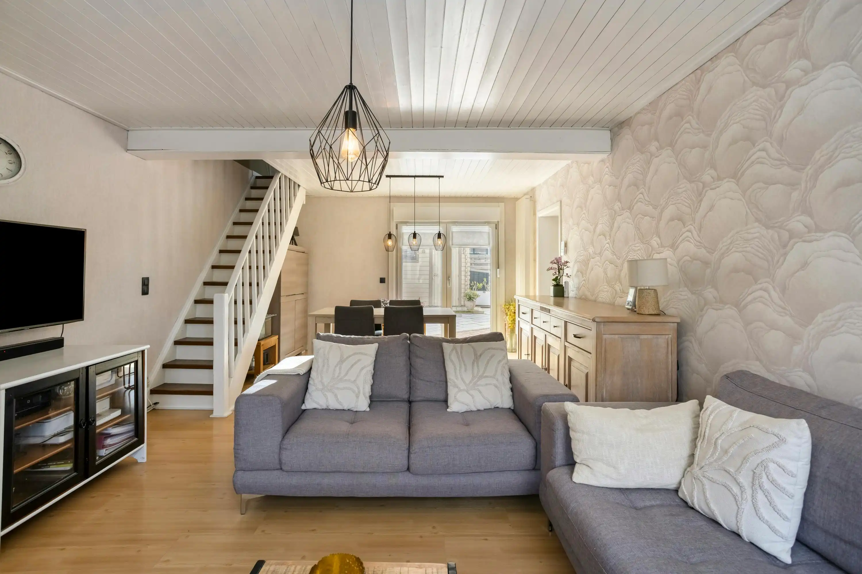 Ruim 3-gevel huis te koop in Roosdaal foto 5
