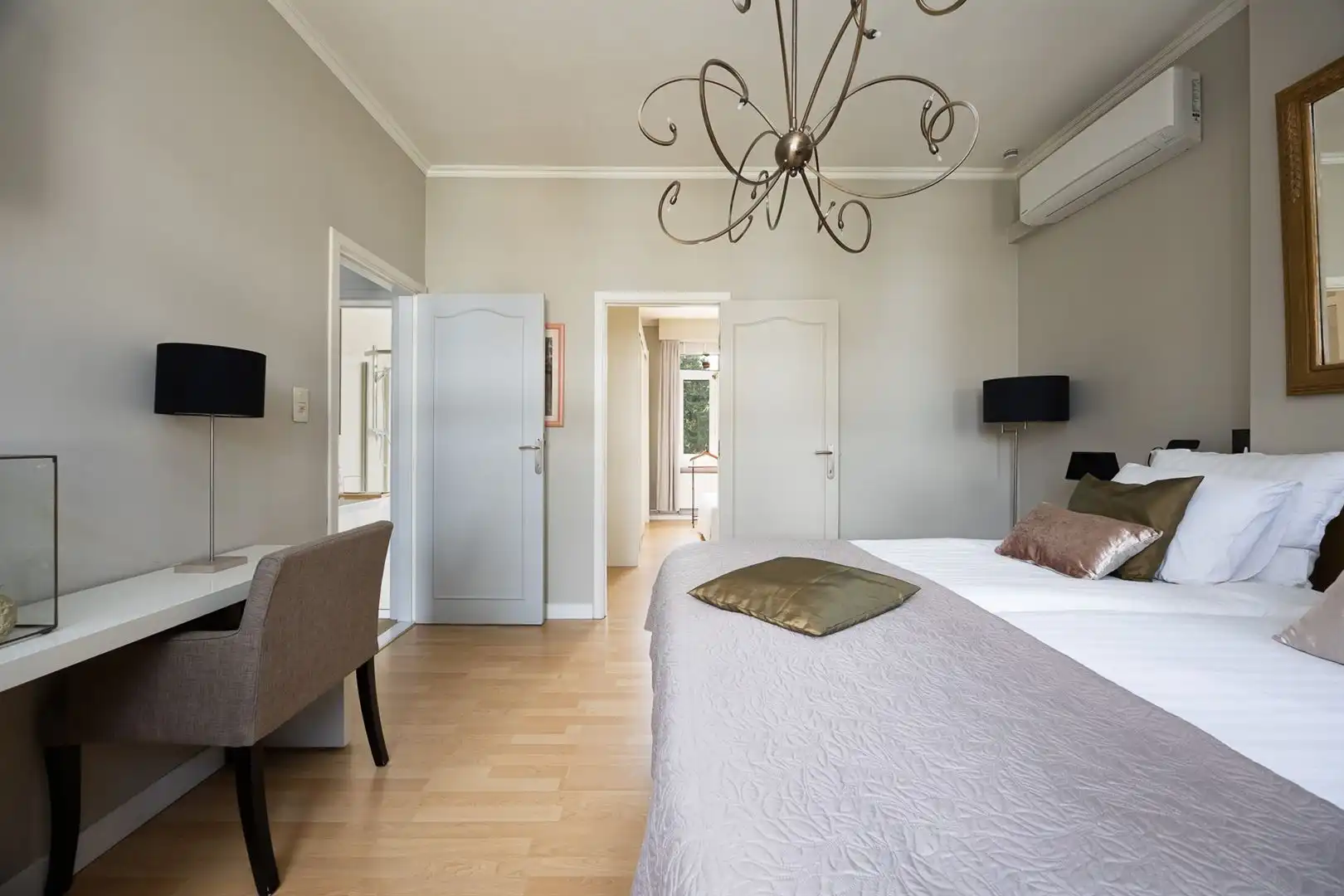 Prima onderhouden woning met 4 SLK op toplocatie foto 17