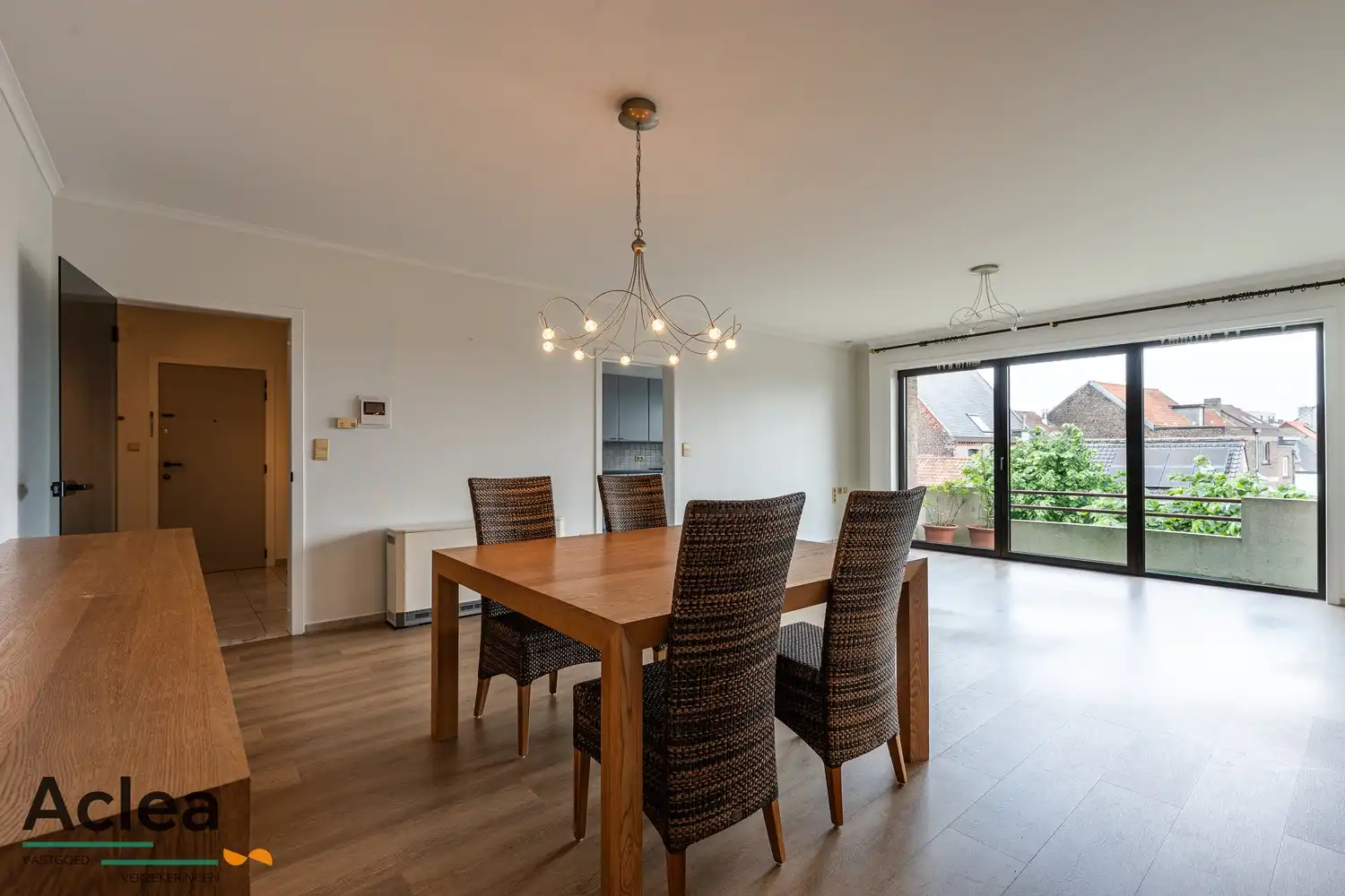 Ruim instapklaar appartement met 2 terrassen foto 9