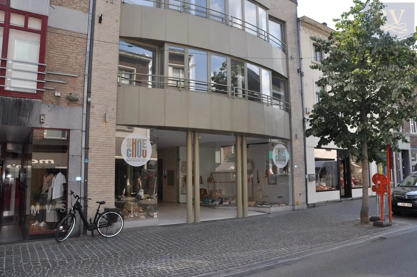 PRACHTIG EN RUIM APPARTEMENT MET 2 SLPK  IN HET CENTRUM VAN BILZEN foto 2