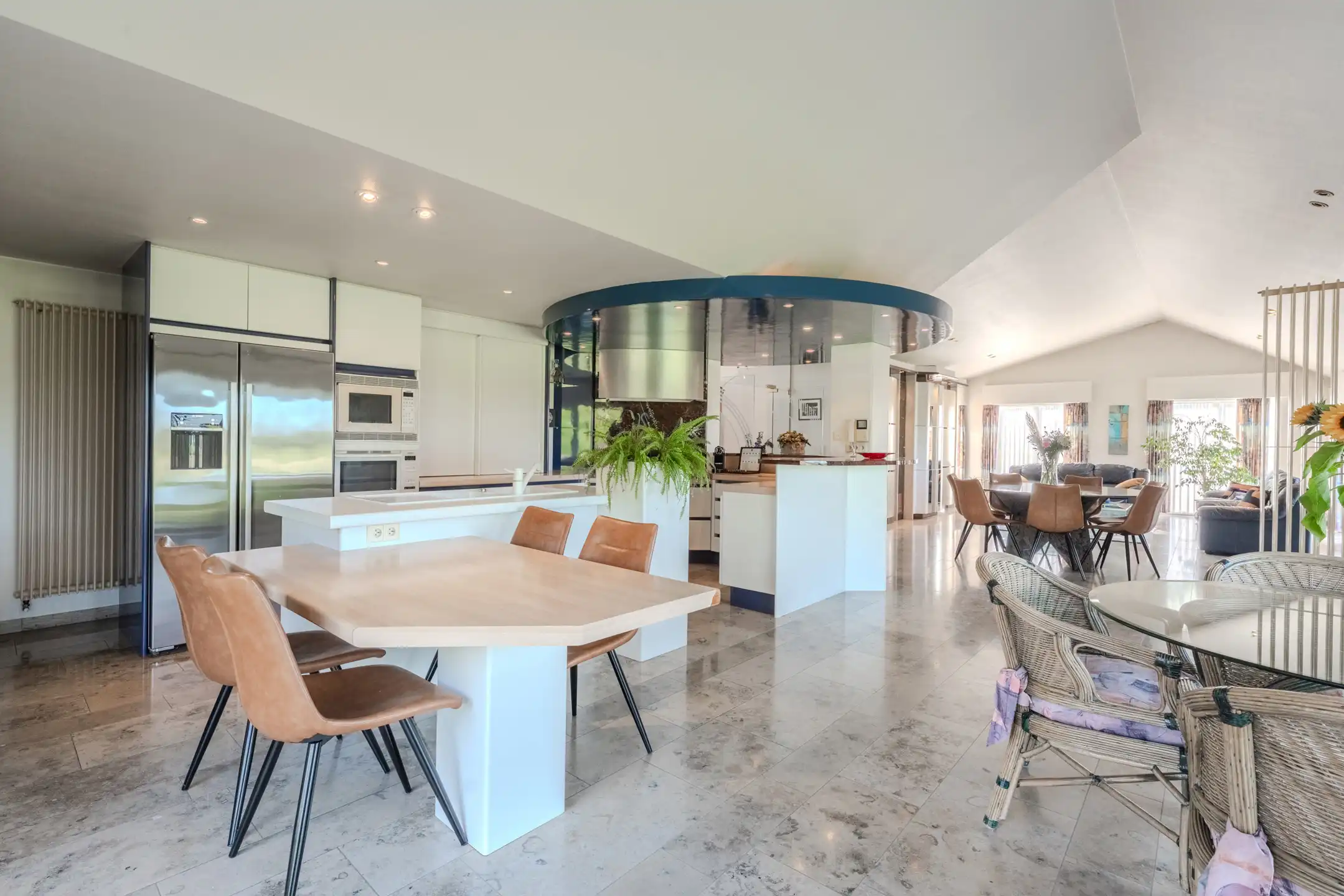 UNIEK EIGENDOM OP EEN TERREIN VAN 8.187 M² – RUST & RUIMTE ! foto 7