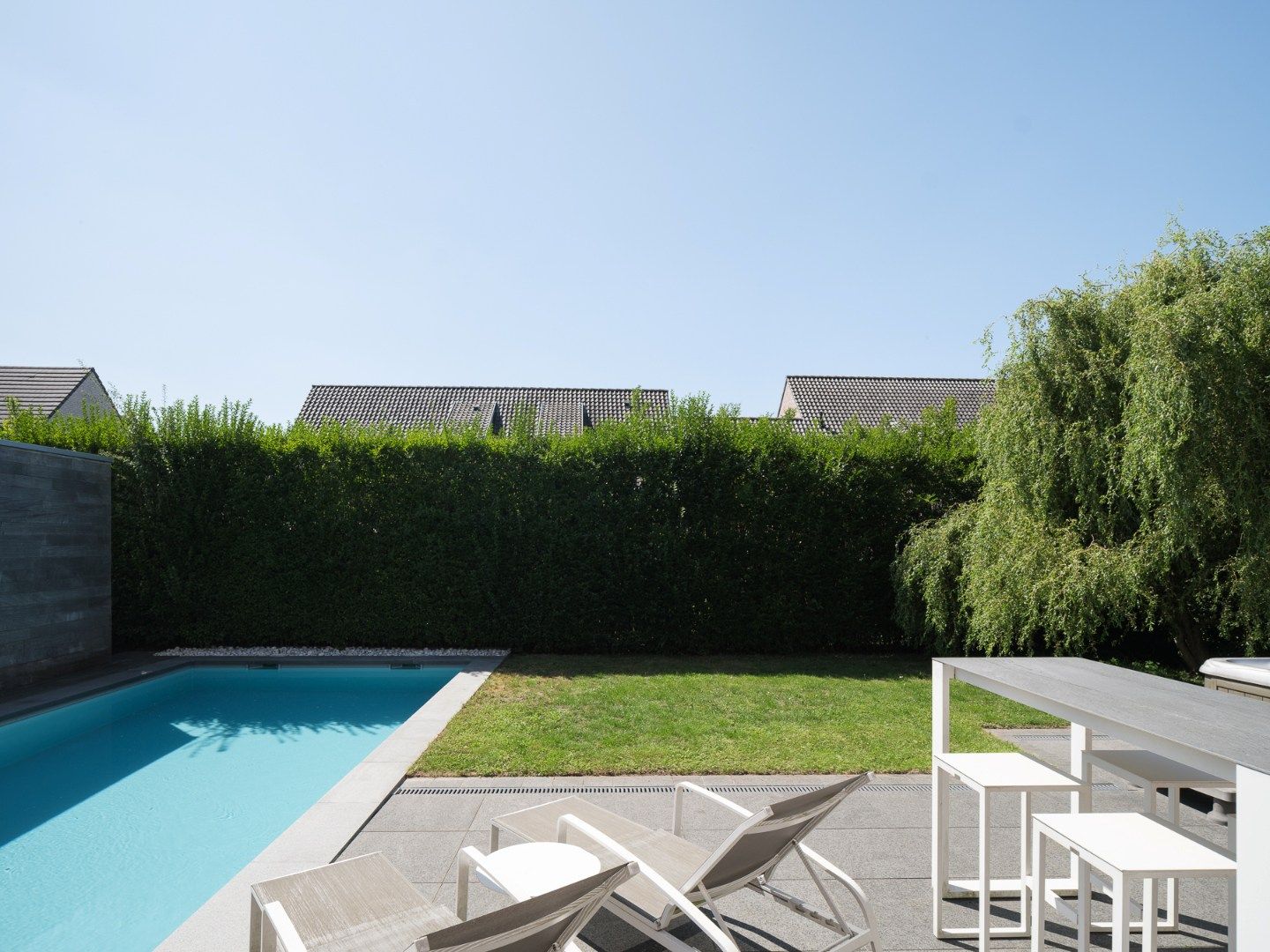 Exclusief wonen in rust en comfort – instapklare villa met zwembad in doodlopende straat foto 17