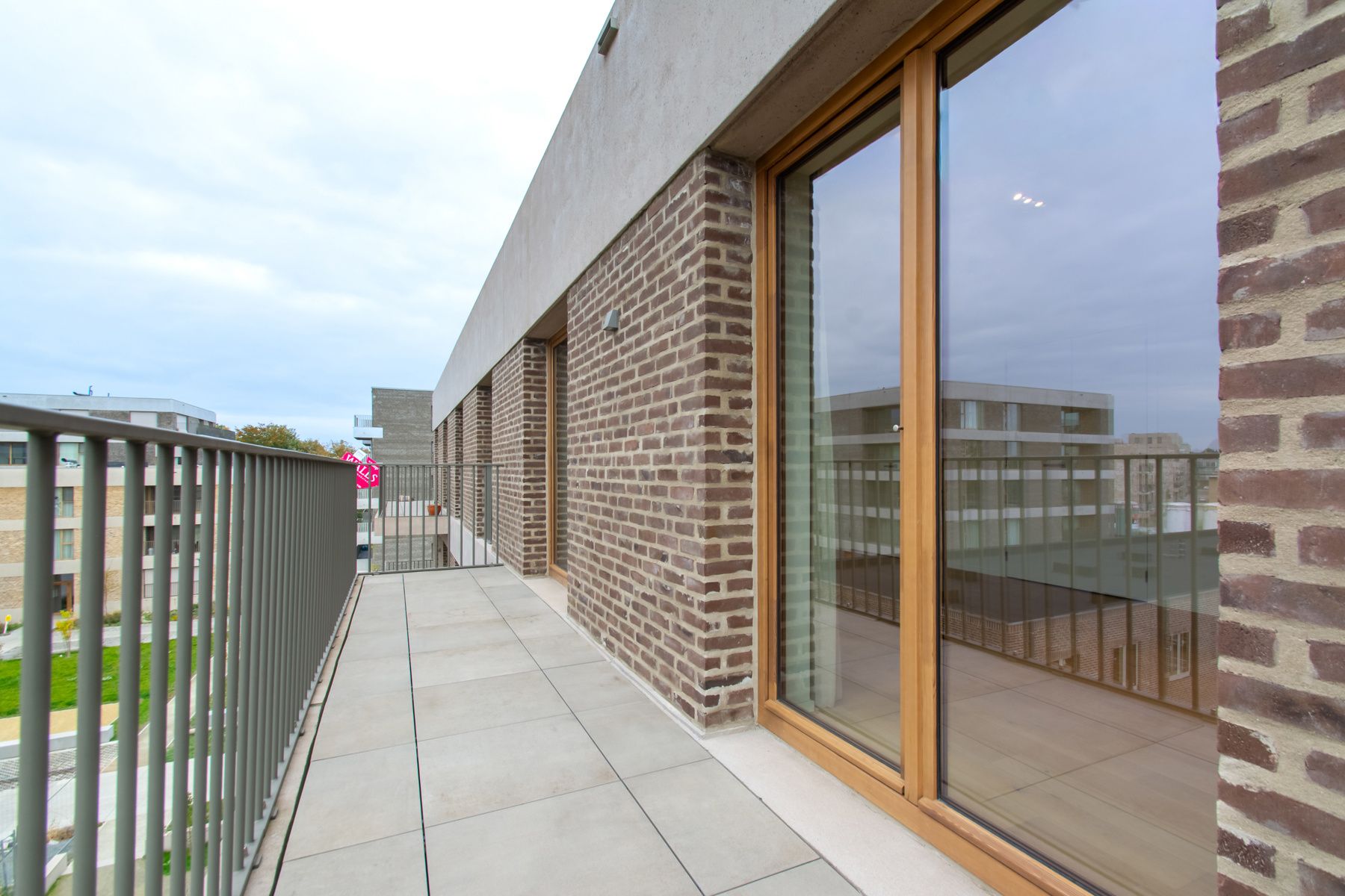 Lichtrijk appartement omringd door park en natuur foto 6