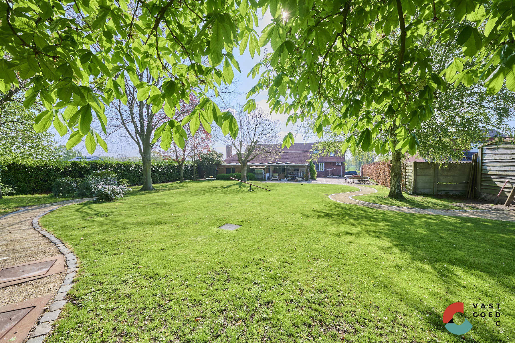 Rustig gelegen karaktervolle hoeve met zicht op de weilanden foto 29