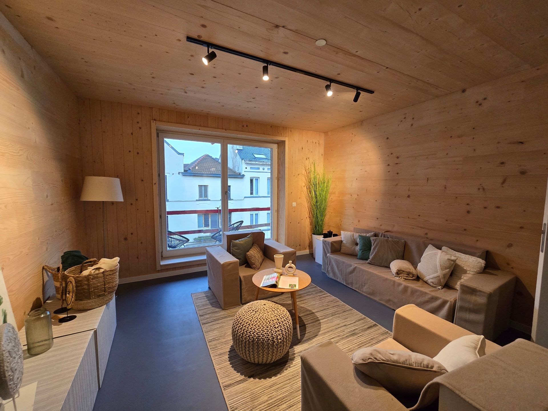 IDEAAL VOOR CO-HOUSING - nieuwe flat foto {{pictureIndex}}