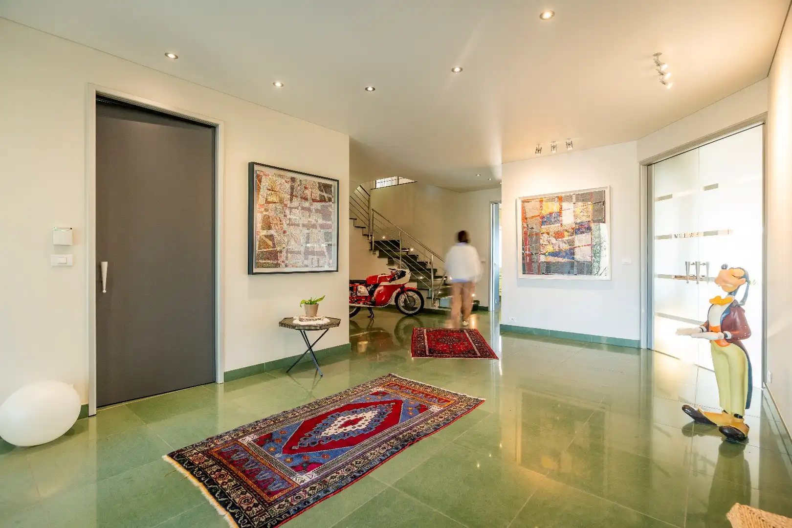 Riante villa met binnenzwembad op een uitzonderlijk domein van 6.426 m² foto 3