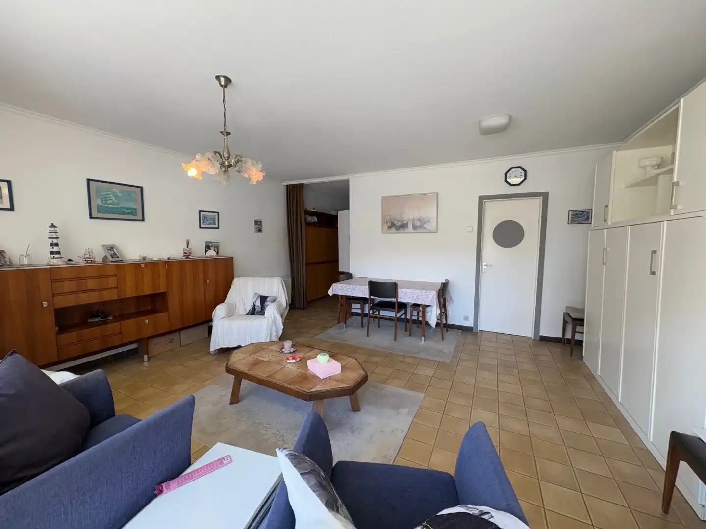 Zonnige studio te koop op enkele meters van het strand foto 2