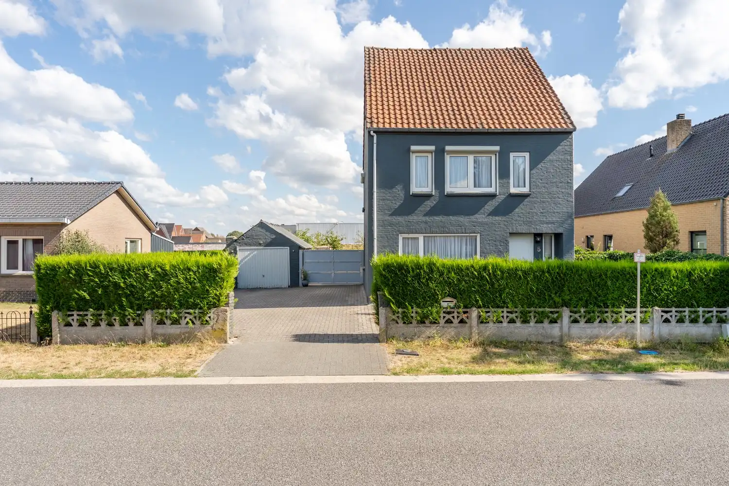 Hoofdfoto van de publicatie: Ruime gezinswoning met grote tuin, veranda en garage