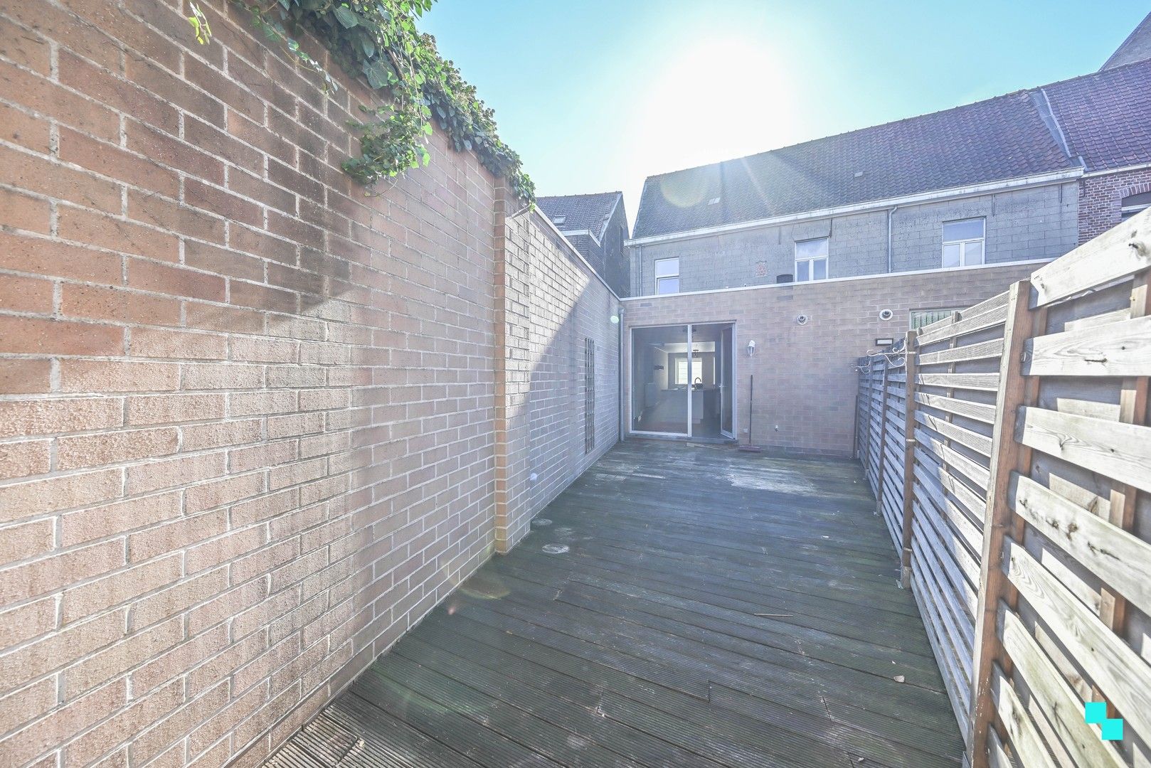 Goed onderhouden woning in het centrum van Oostrozebeke! foto 9