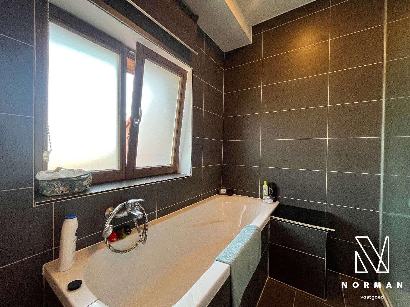 Gerenoveerde charmante woning te koop in Waregem! foto 13