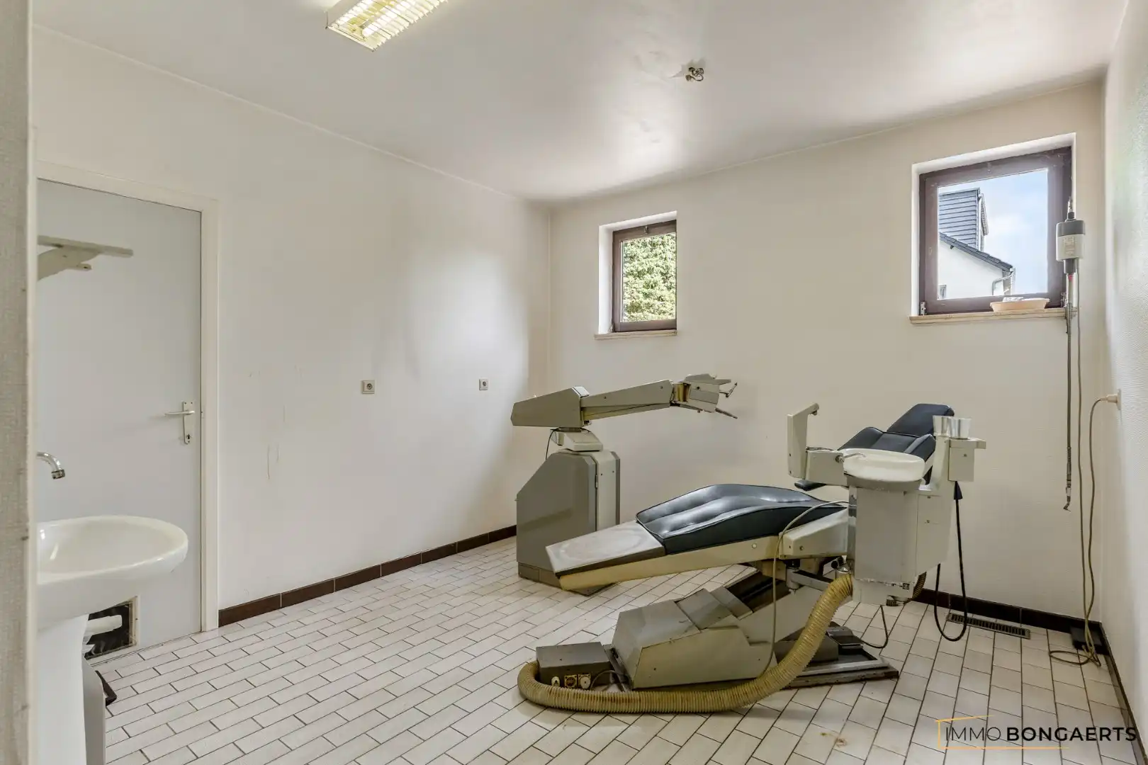 Prachtige villa met praktijkruimte en royale tuin in Houthalen-Oost foto 21