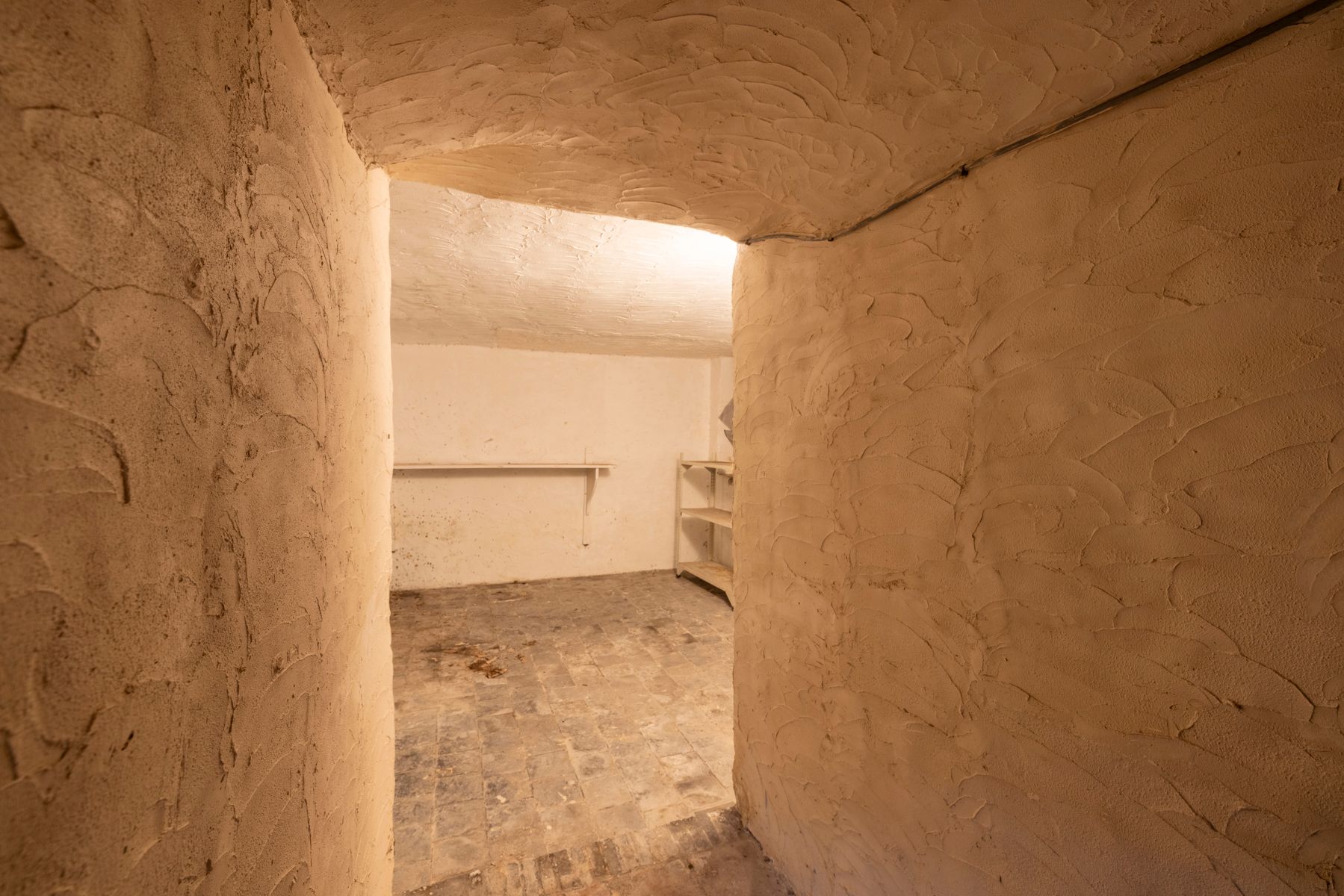 Te renoveren herenwoning met 5 tot 7 slpk en groot magazijn foto 16