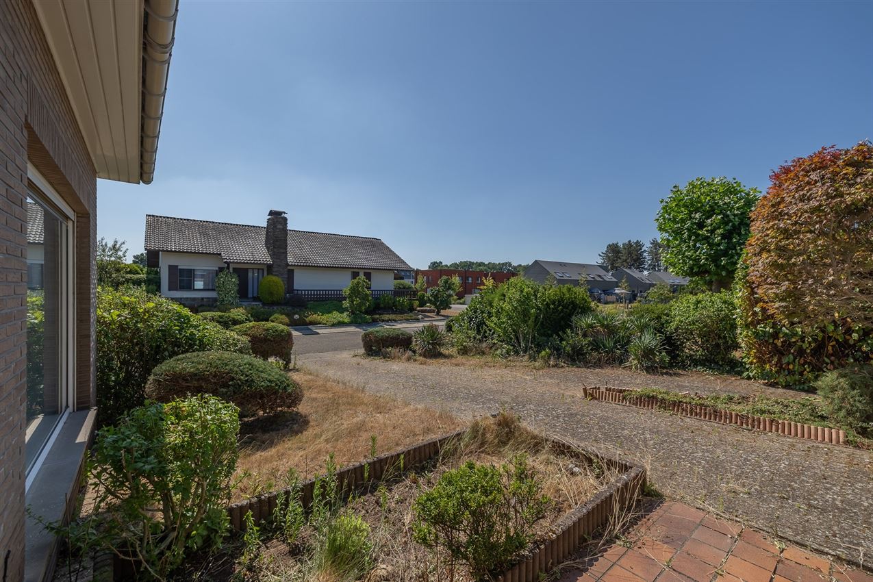 Solide woning, alles gelijkvloers, 3slk, twee garages in geliefde wijk  foto 38