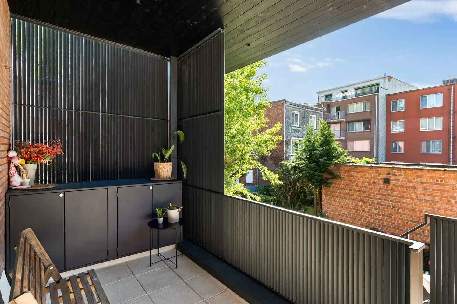 Halfopen huis met 4 slaapkamers, tuin en garage foto 8