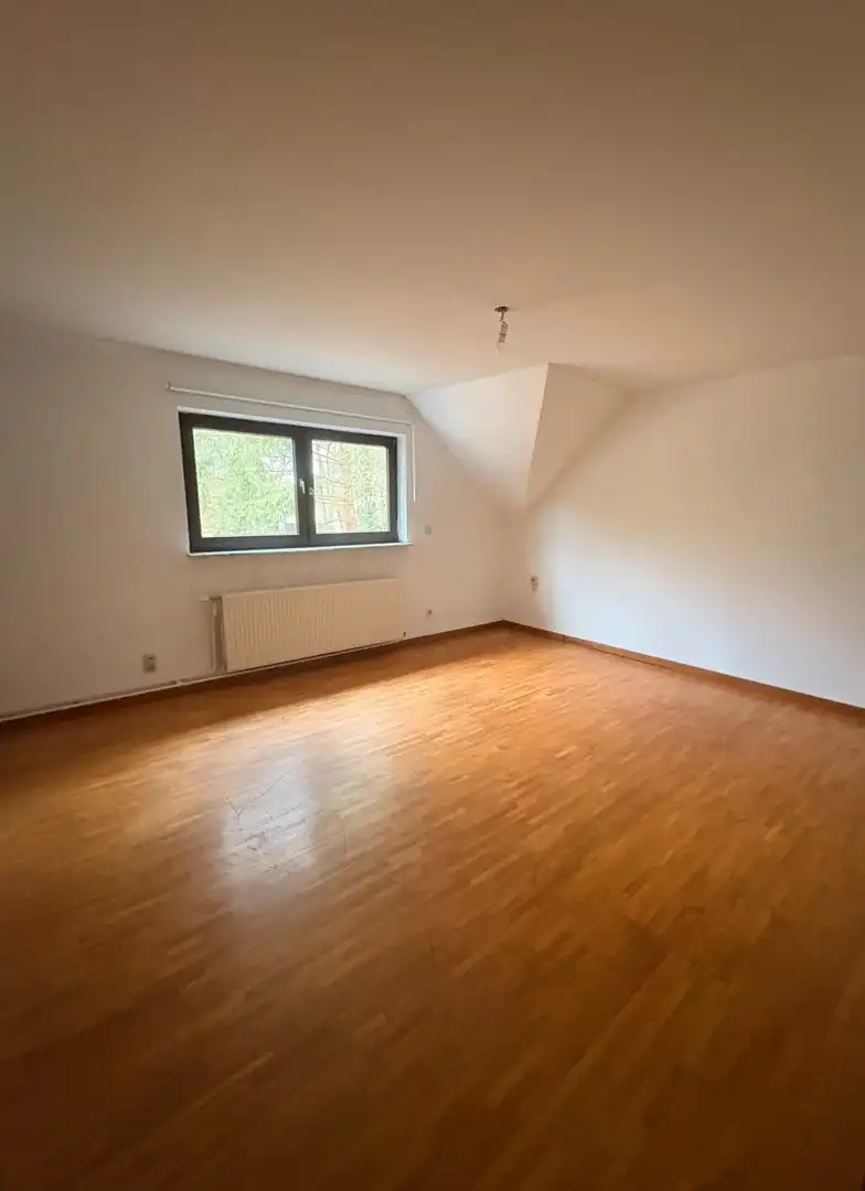 Uitzonderlijk ruime, vrijstaande woning met tuin te huur in Maasmechelen foto 11