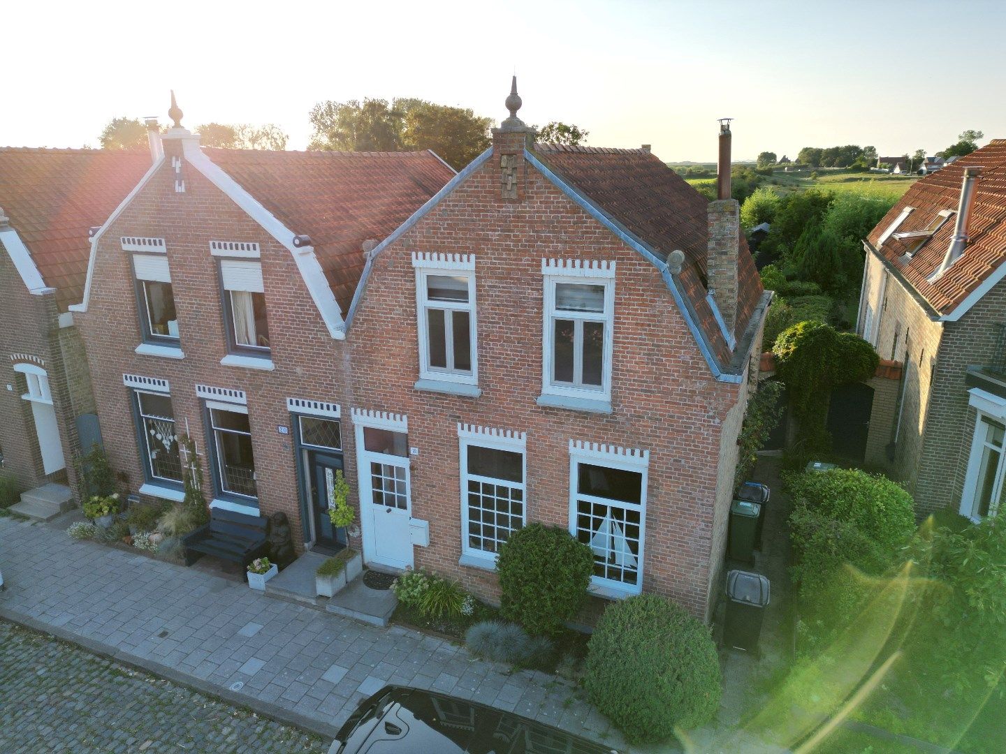 Knusse hoekwoning aan 't Zwin  foto {{pictureIndex}}