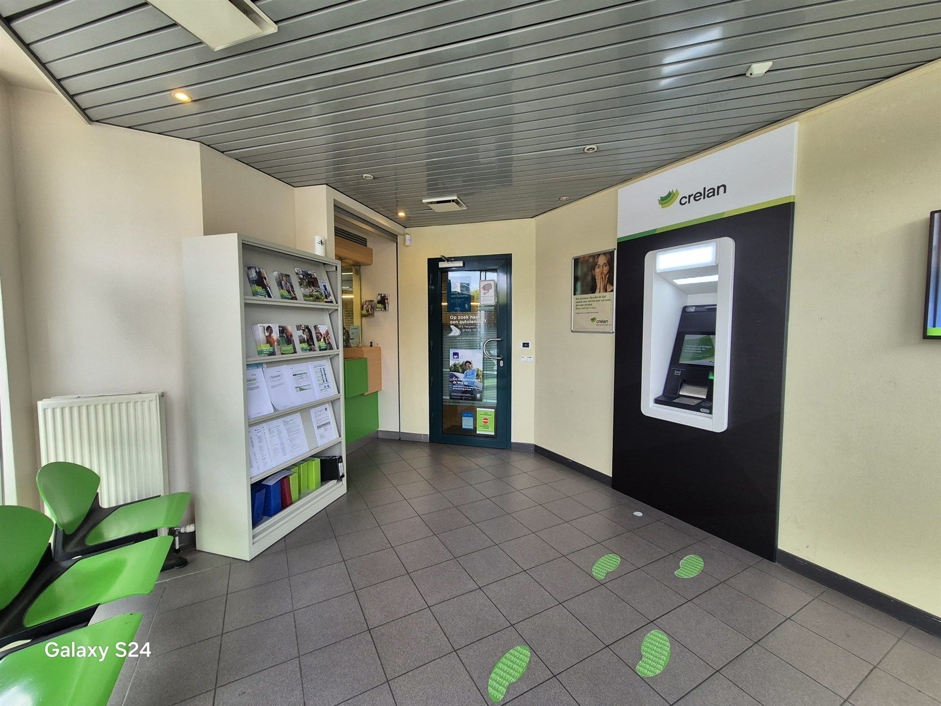 Ruim handelspand te huur – voormalig bankkantoor.  foto 4